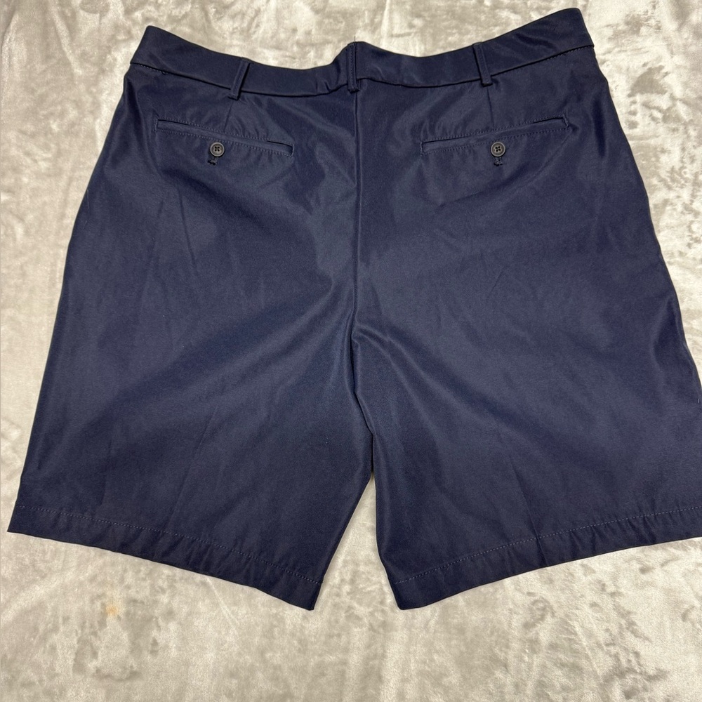 Izod Men’s Golf Shorts Size 40 Polyester/Spandex, Six Pocket